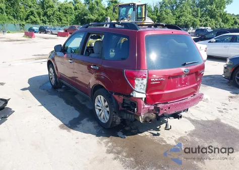 2013 Subaru Forester 2.5X Premium z USA, uszkodzony, nr VIN JF2SHADCXDH446385
